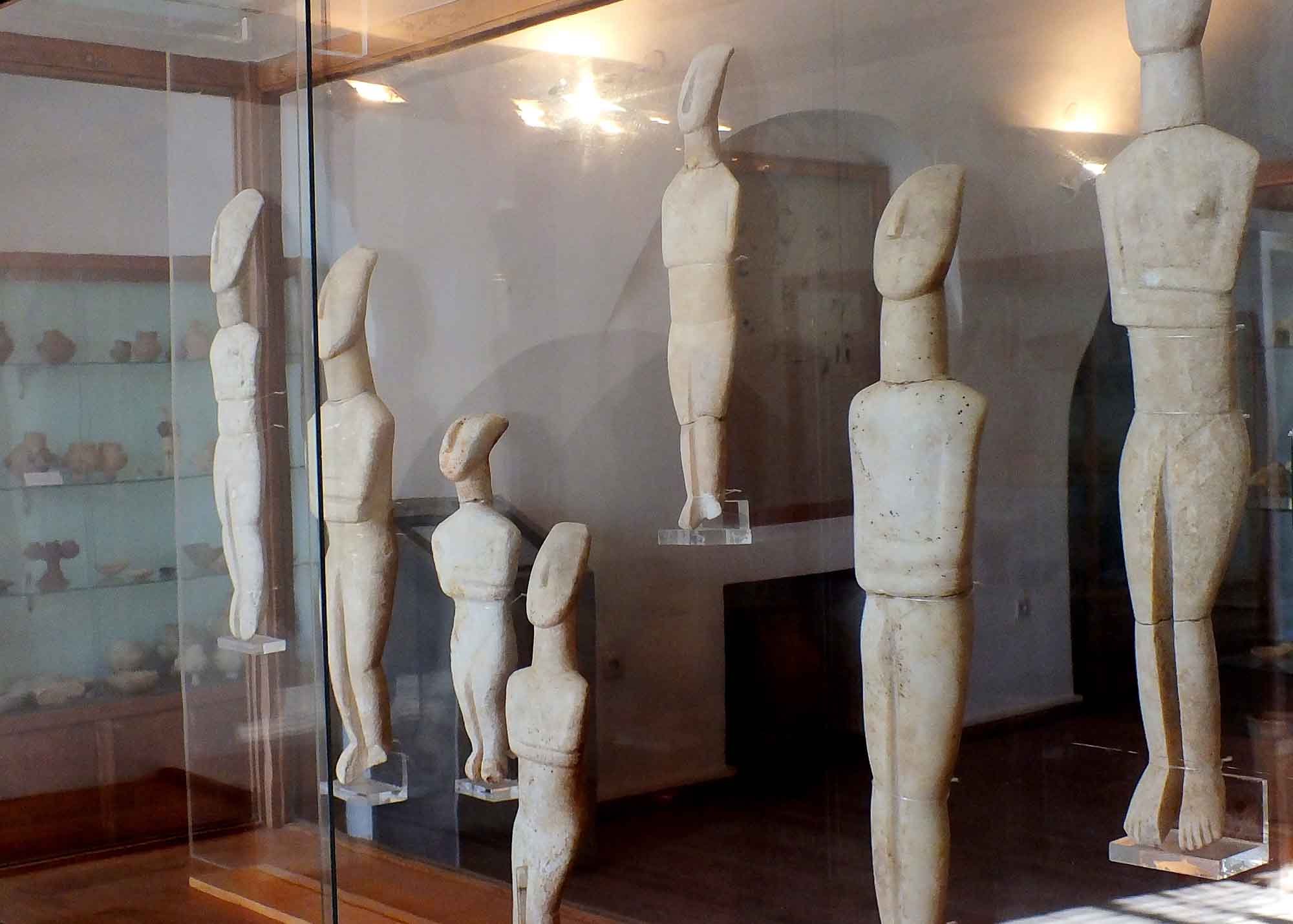 Ειδώλια Αρχαιολογικού Μουσείου Νάξου Ειδώλια Αρχαιολογικού Μουσείου Νάξου