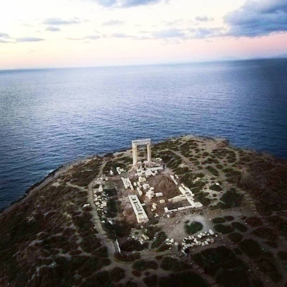 Τα θεμέλια του Ναού του Απόλλωνα Τα θεμέλια του Ναού του Απόλλωνα